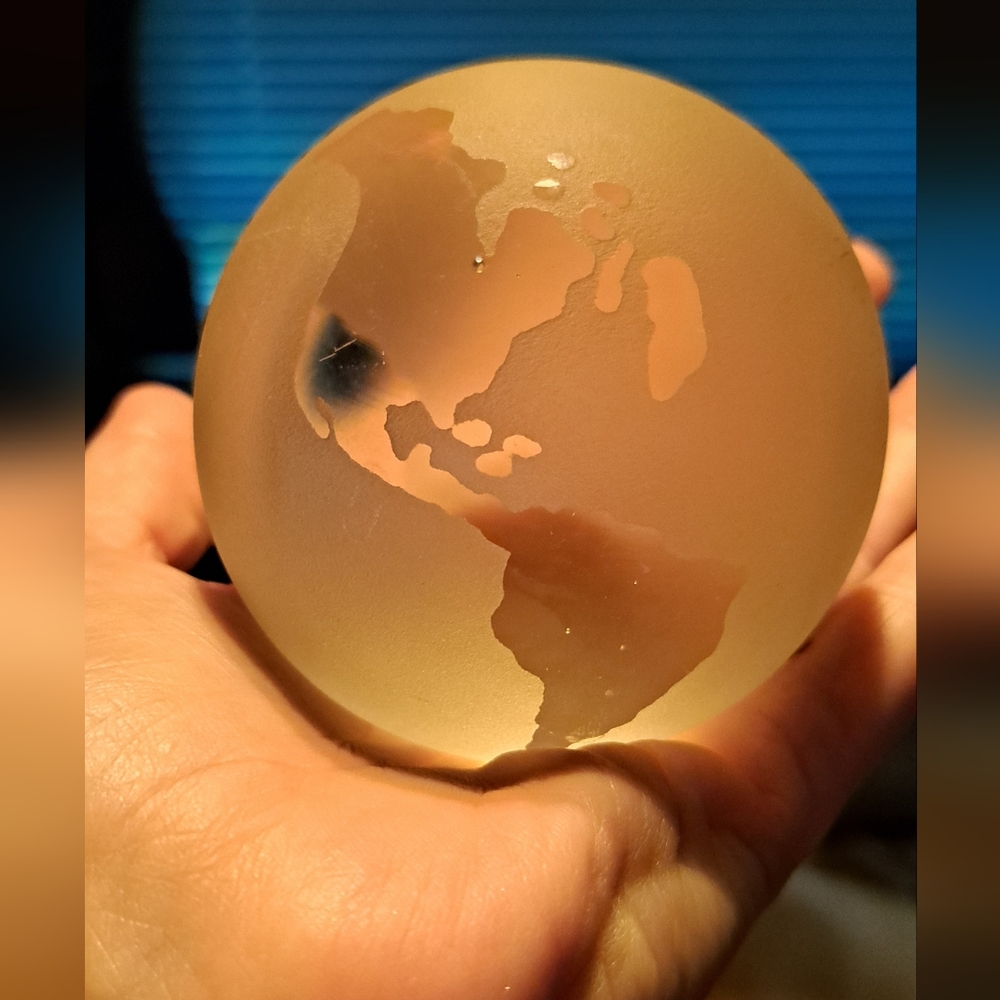 Beautiful Glass Etched Paper Weight World Globe Frosted/Clear Gift for Madi Gra